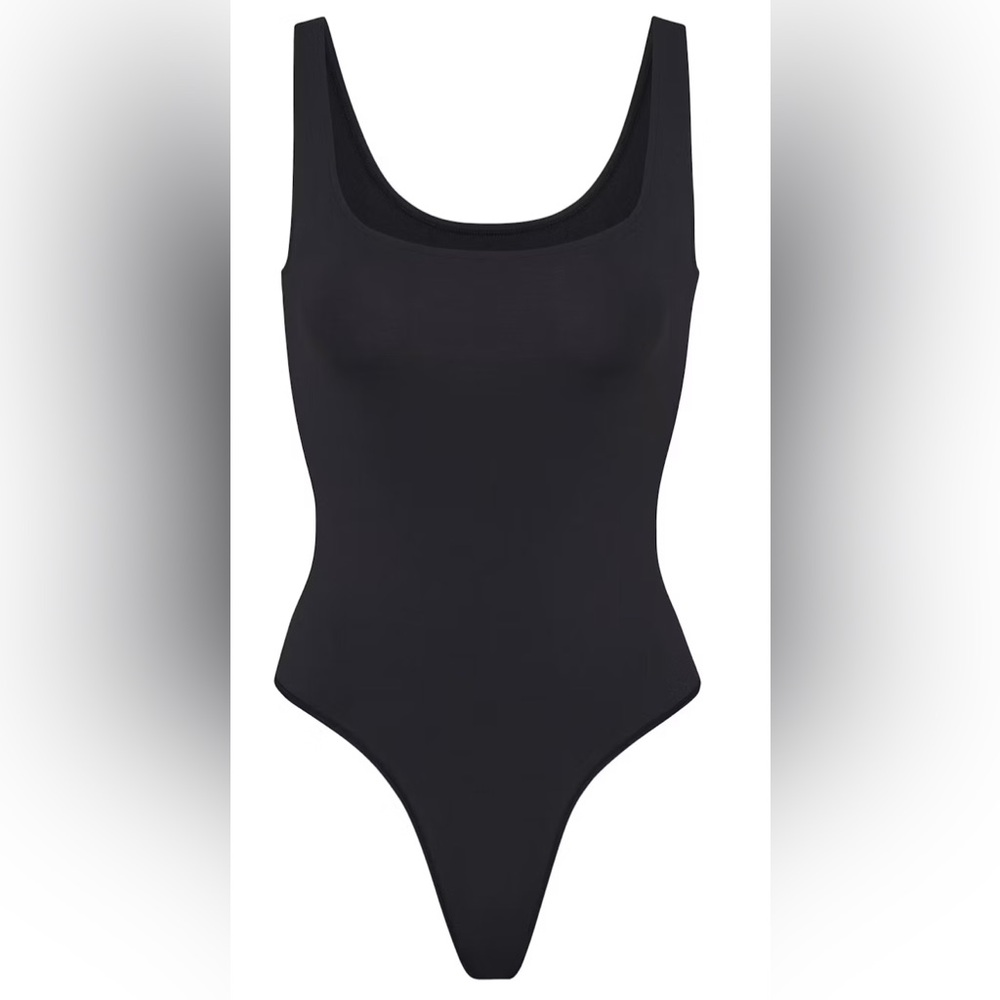 SKIMS THONG BODYSUIT